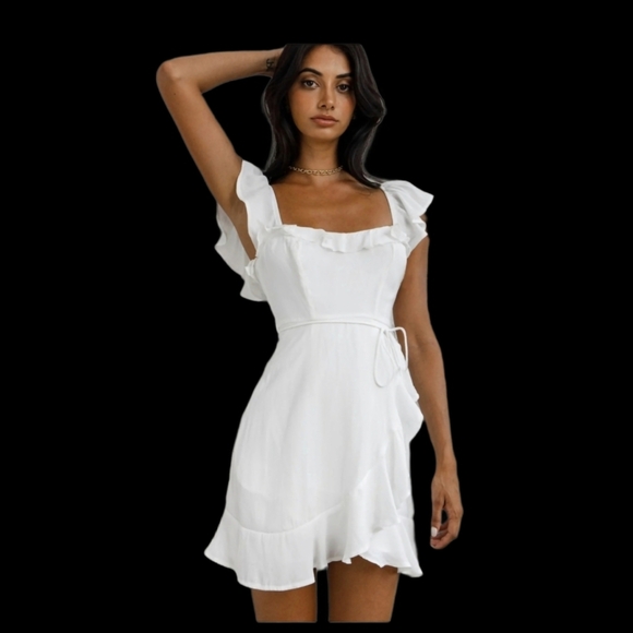 Selfie Leslie Dresses & Skirts - Selfie Leslie White Ruffle Mini Dress